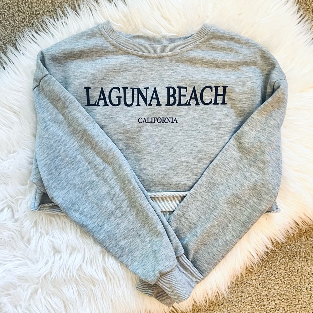 Laguna Beach • Grey Cropped Top (long sleeve)